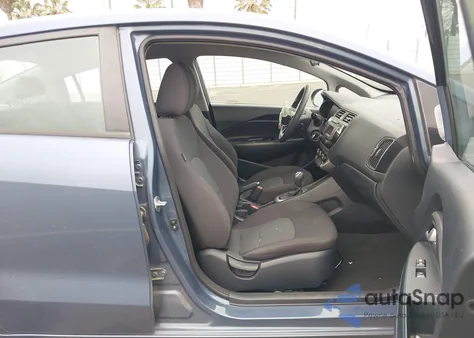 2016 Kia Rio Lx z USA, uszkodzony, nr VIN KNADM4A39G6692740